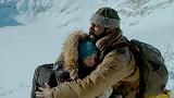 lien vers THE MOUNTAIN BETWEEN US